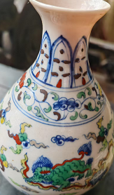 中国古美術 明時代斗彩玉壺春人 物花幵花瓶 （ 大明成化年製）在铭 明成化斗彩玉壶春瓶-北京艺术品交易网